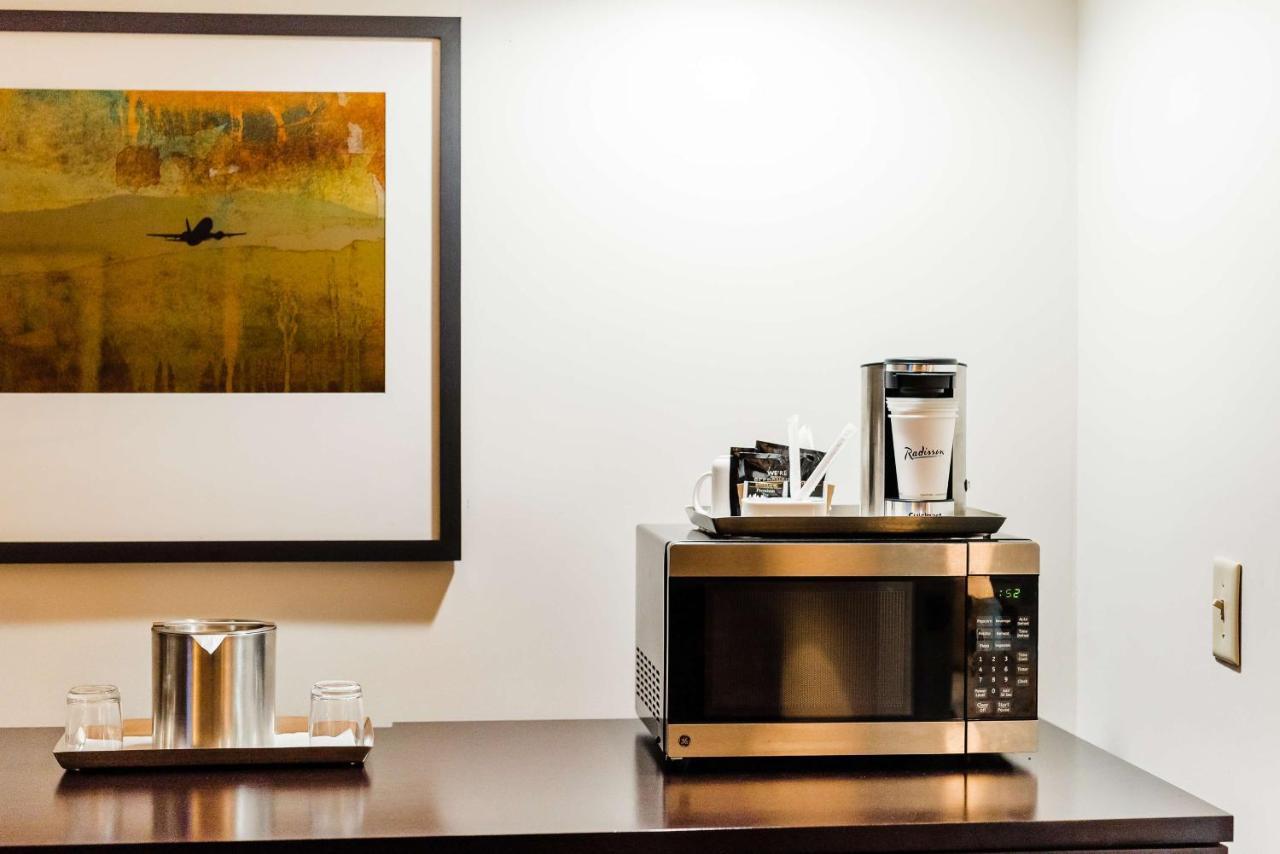 Radisson Hotel Denver-Aurora Dış mekan fotoğraf