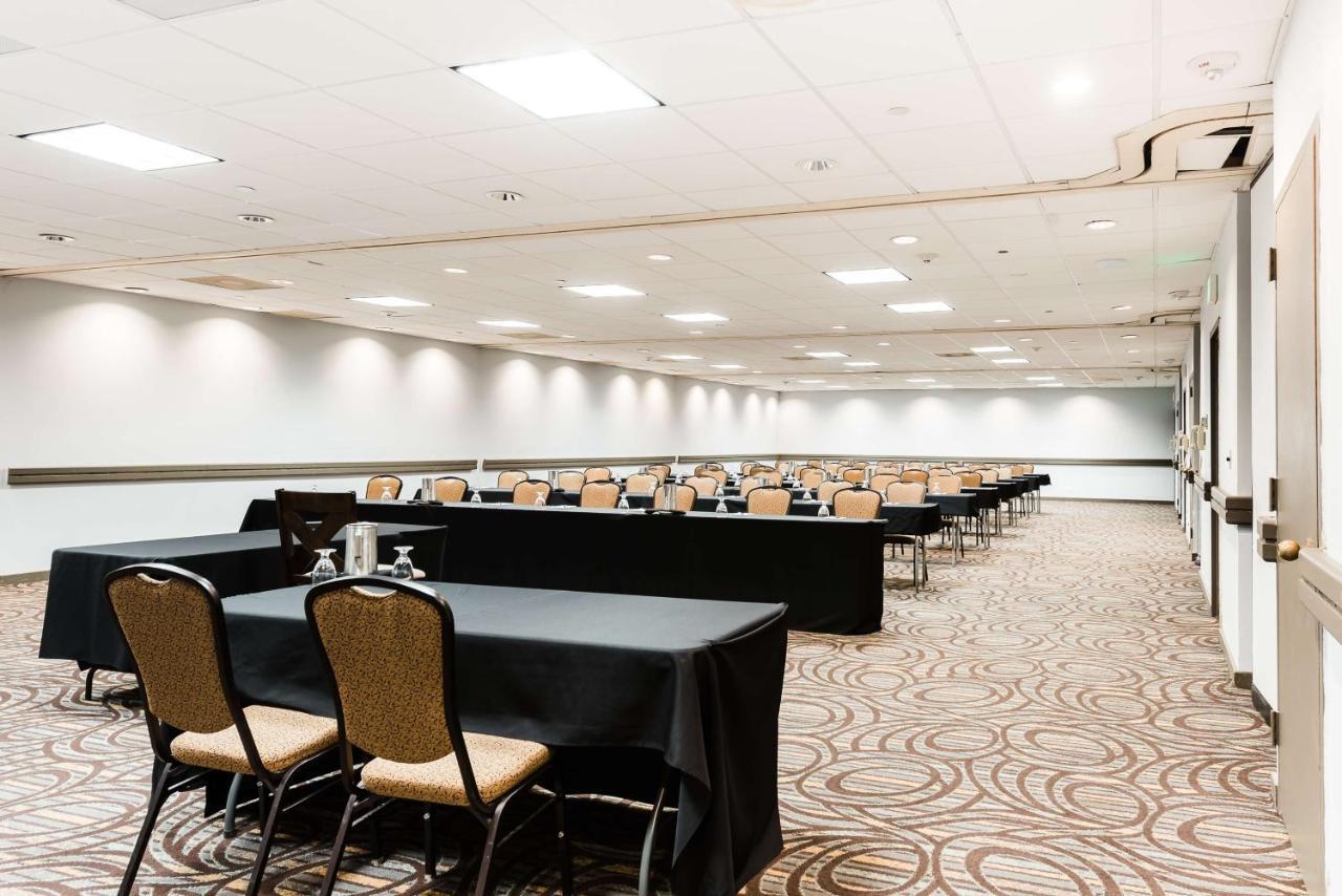 Radisson Hotel Denver-Aurora Dış mekan fotoğraf