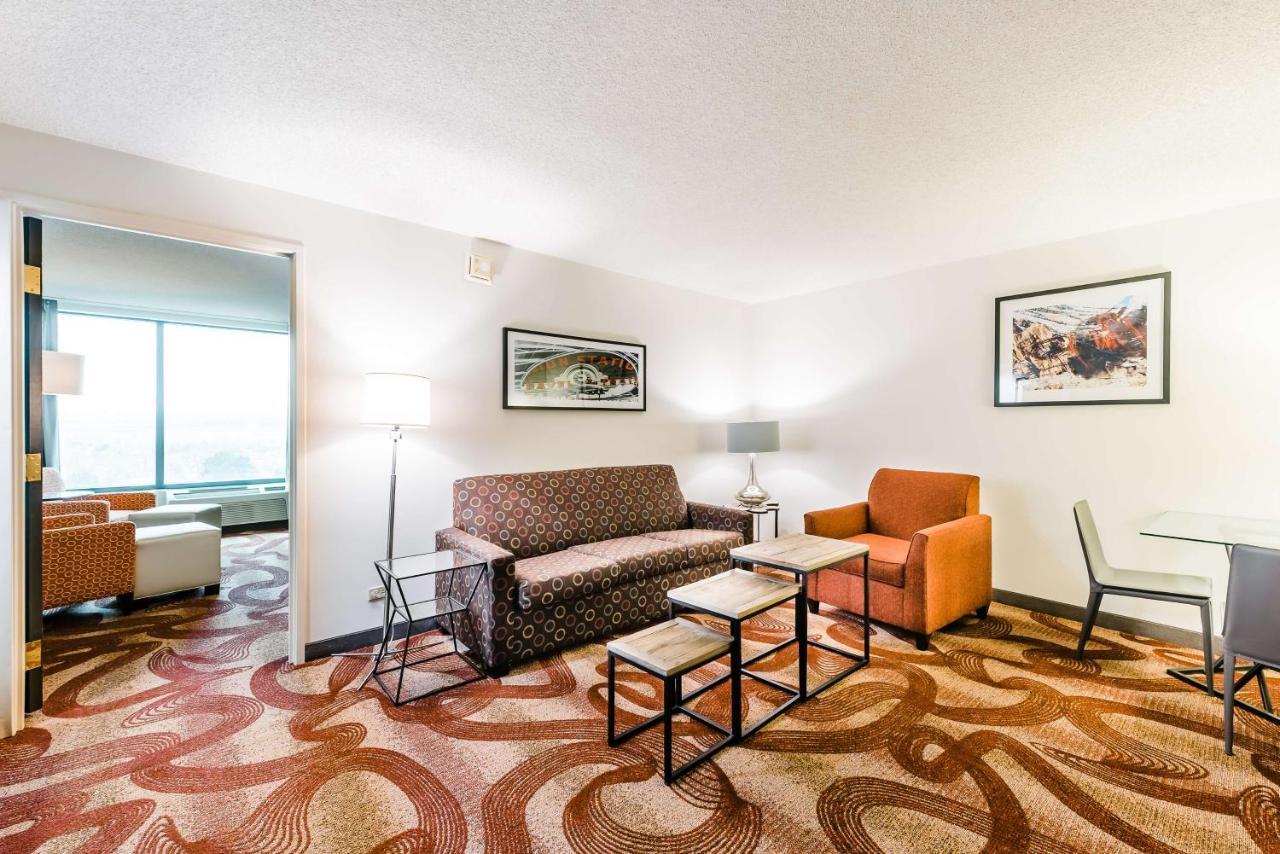 Radisson Hotel Denver-Aurora Dış mekan fotoğraf